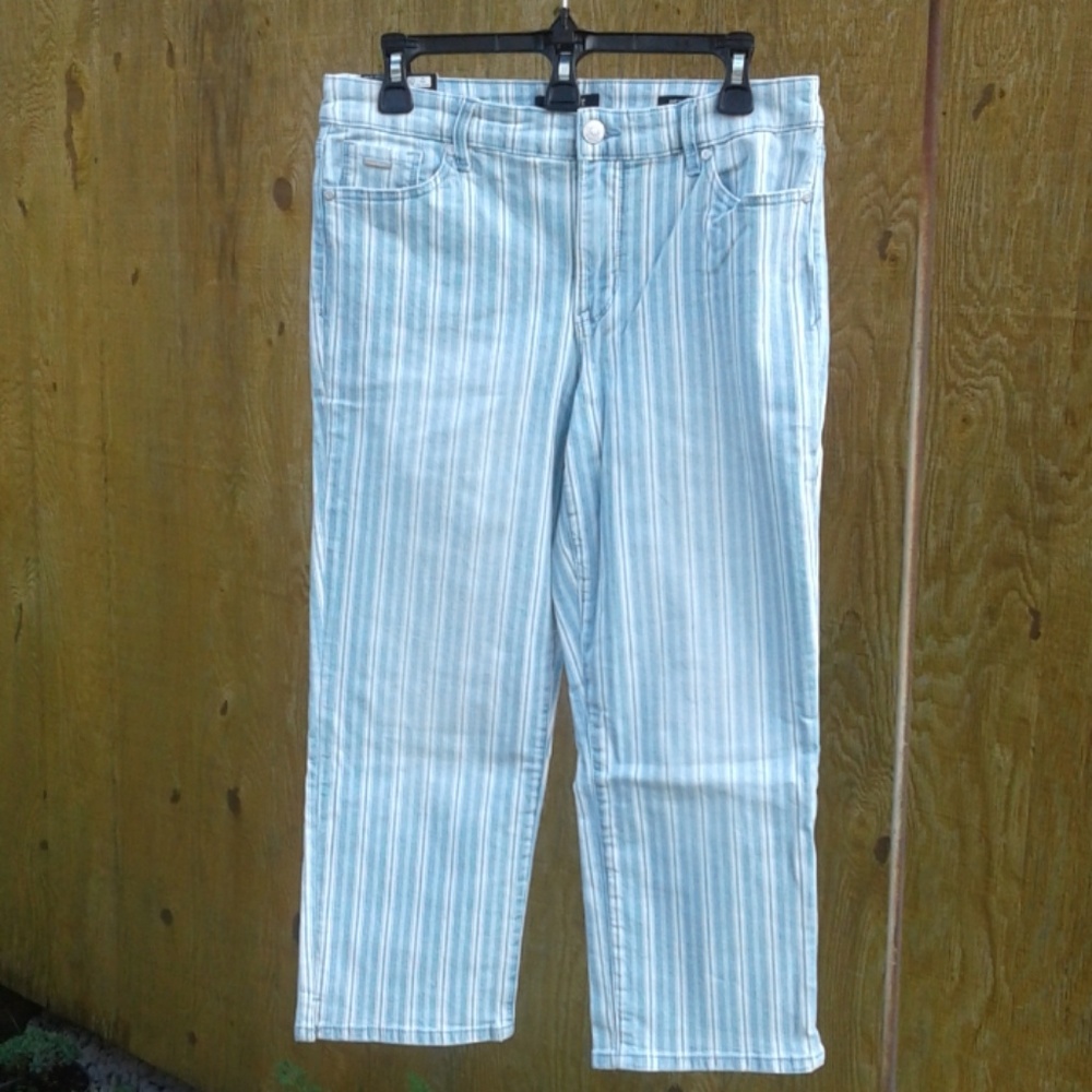 🎈BRAND NEW🎈NINE WEST STRETCH CHRISTY CAPRI JEANS